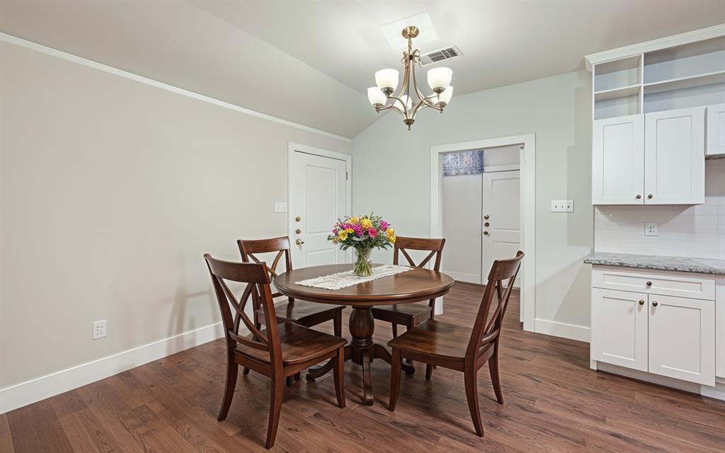 531 Griffin Street Property Photo 8
