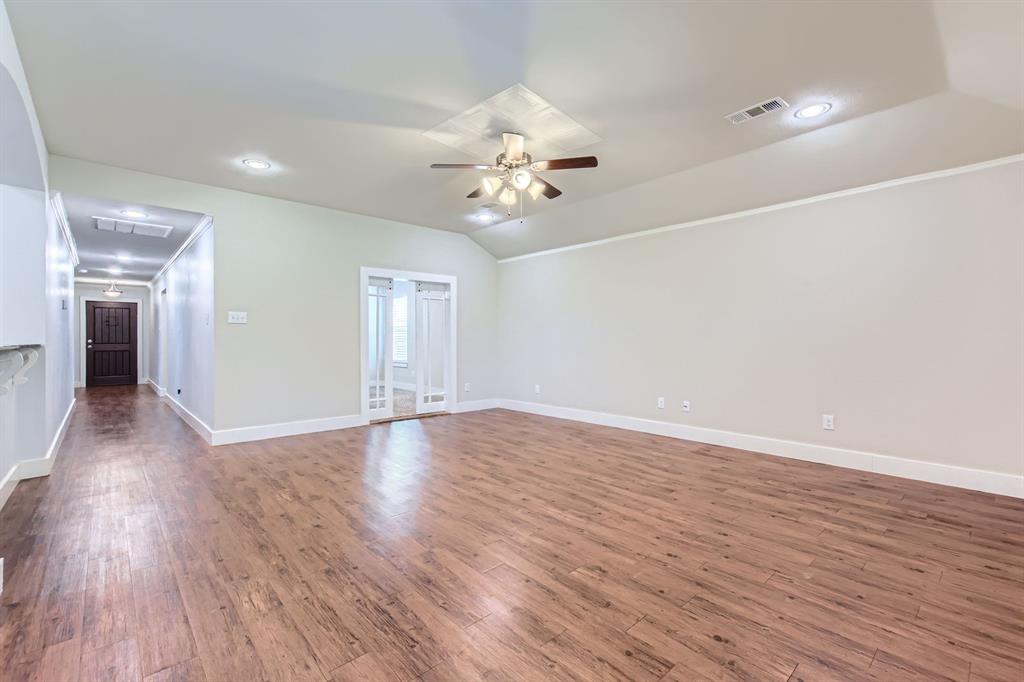 531 Griffin Street Property Photo 9