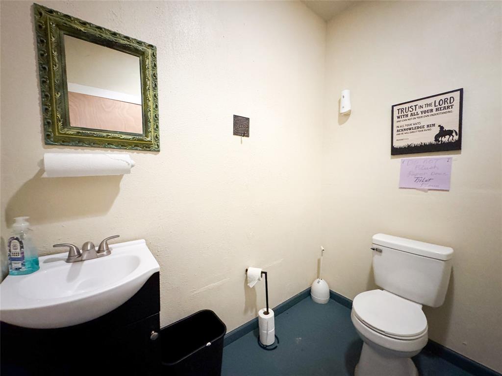 707 S Avenue E Property Photo 16