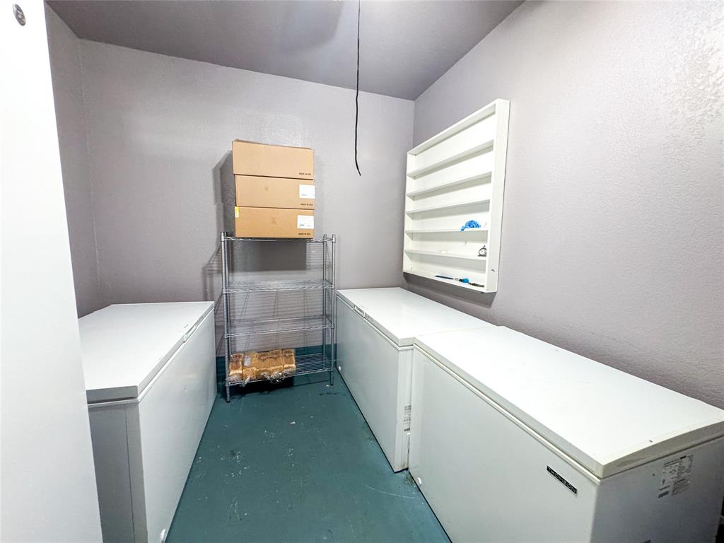 707 S Avenue E Property Photo 27