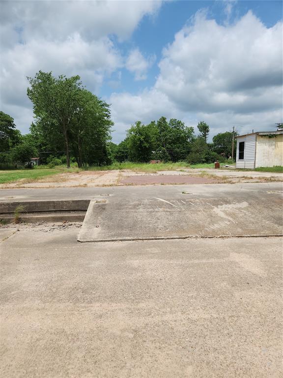 9 W Side Plaza Property Photo 2