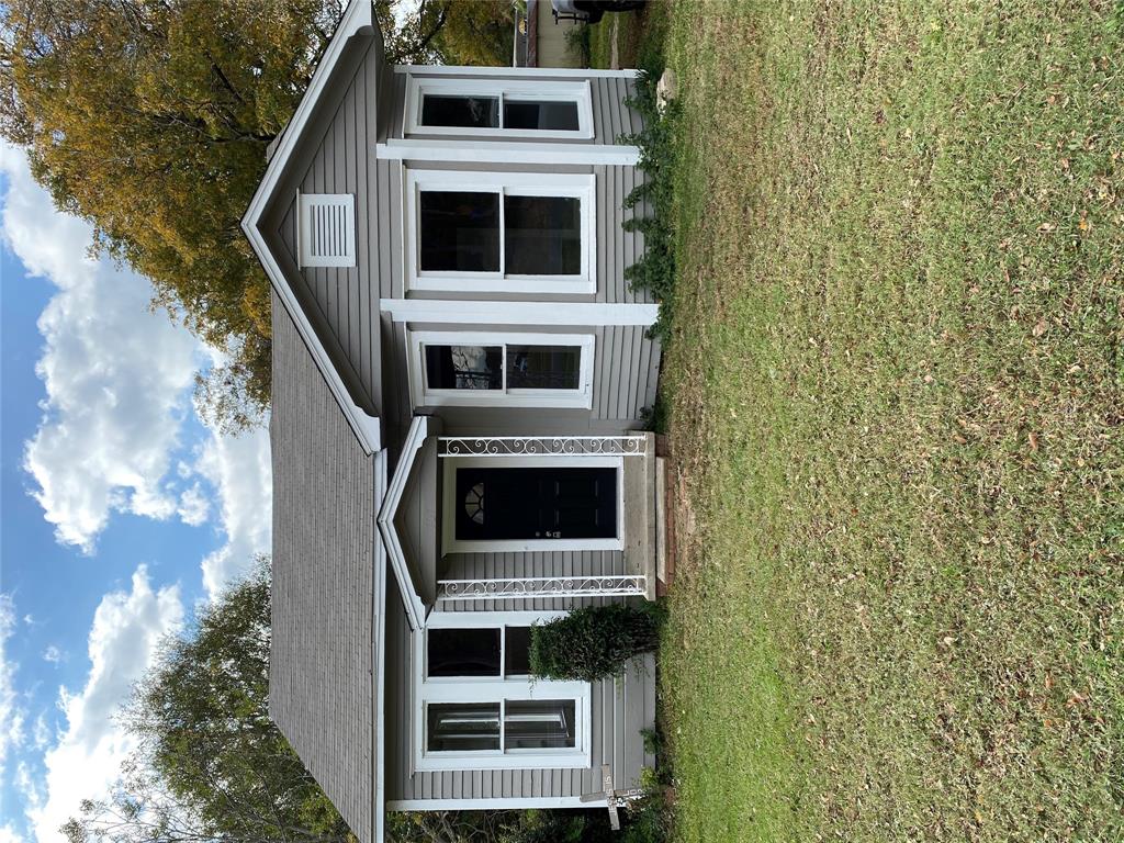 221 N Henderson Street Property Photo 1