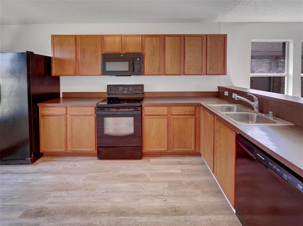 2428 Marimont Lane Property Photo 6