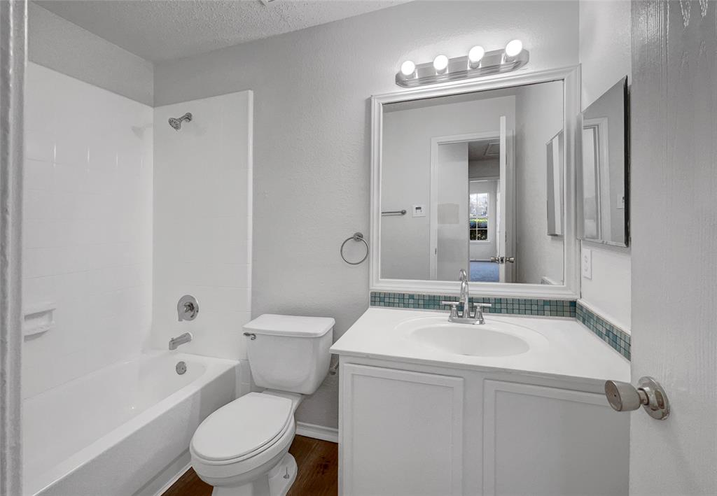 2428 Marimont Lane Property Photo 7