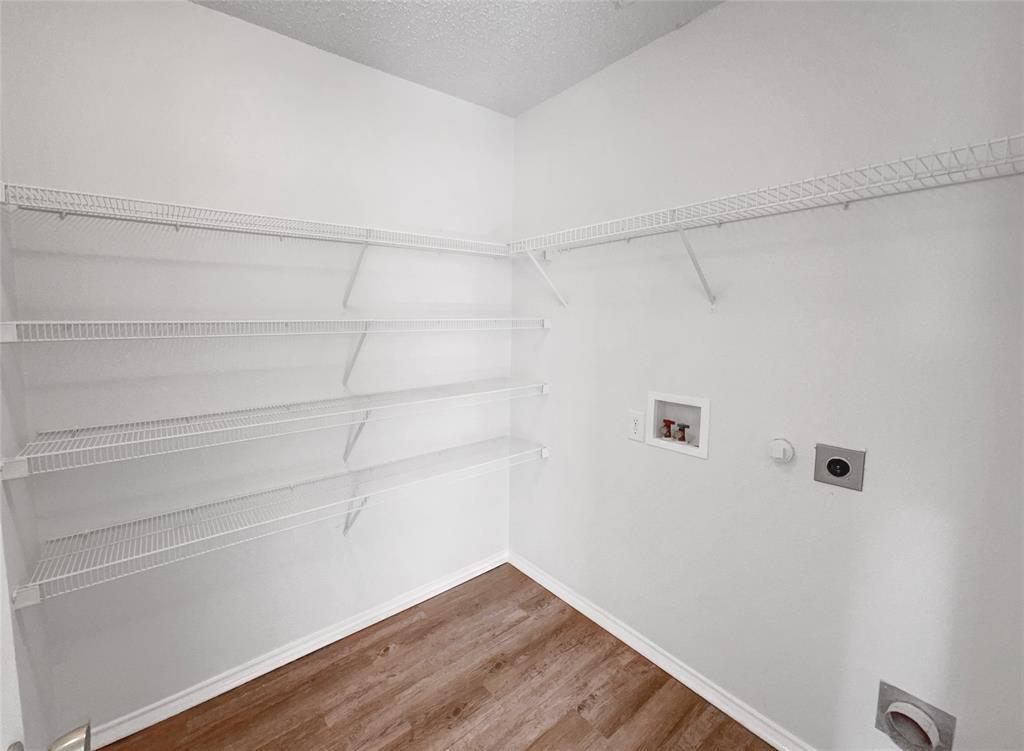 2428 Marimont Lane Property Photo 10