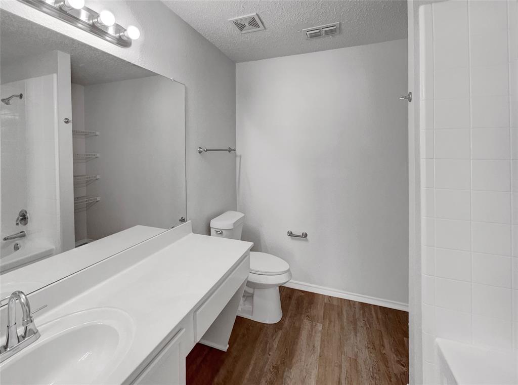 2428 Marimont Lane Property Photo 14