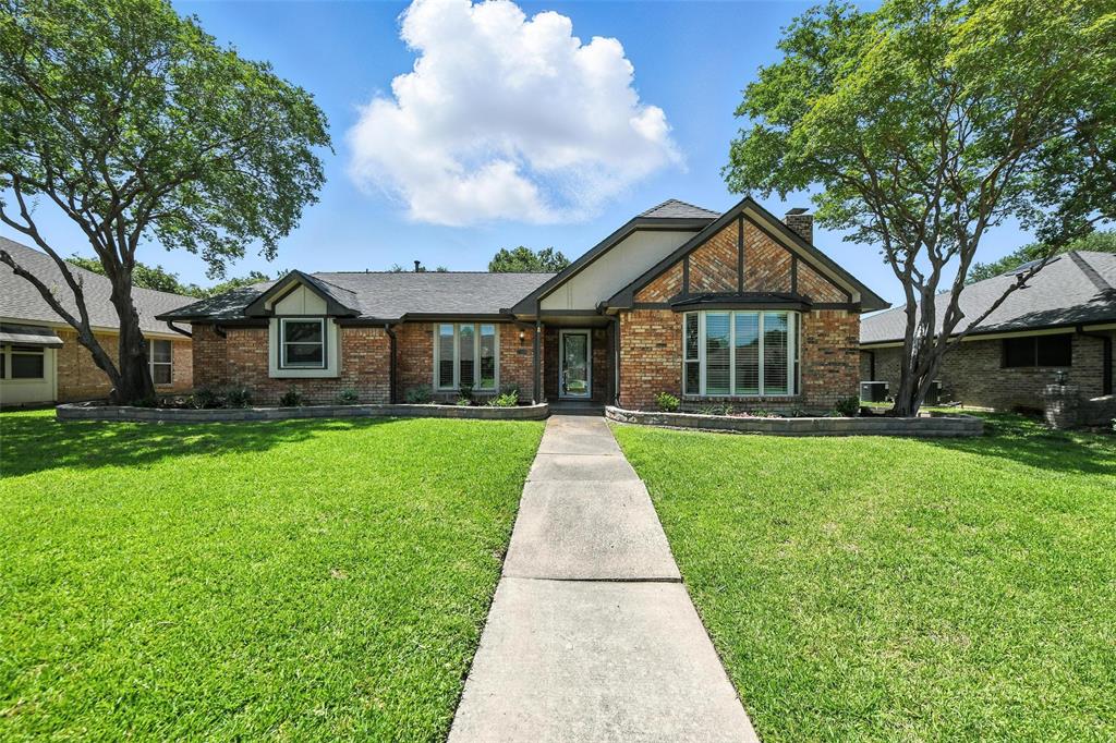 2208 Cedar Circle Property Photo 1