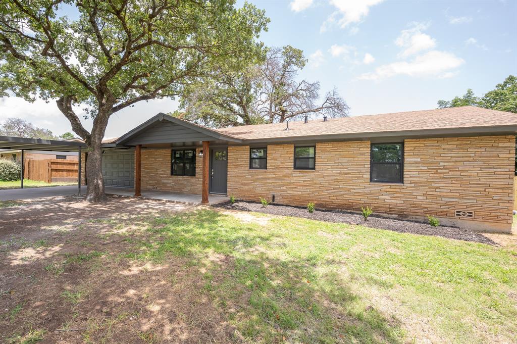 820 Vickie Drive Property Photo 3