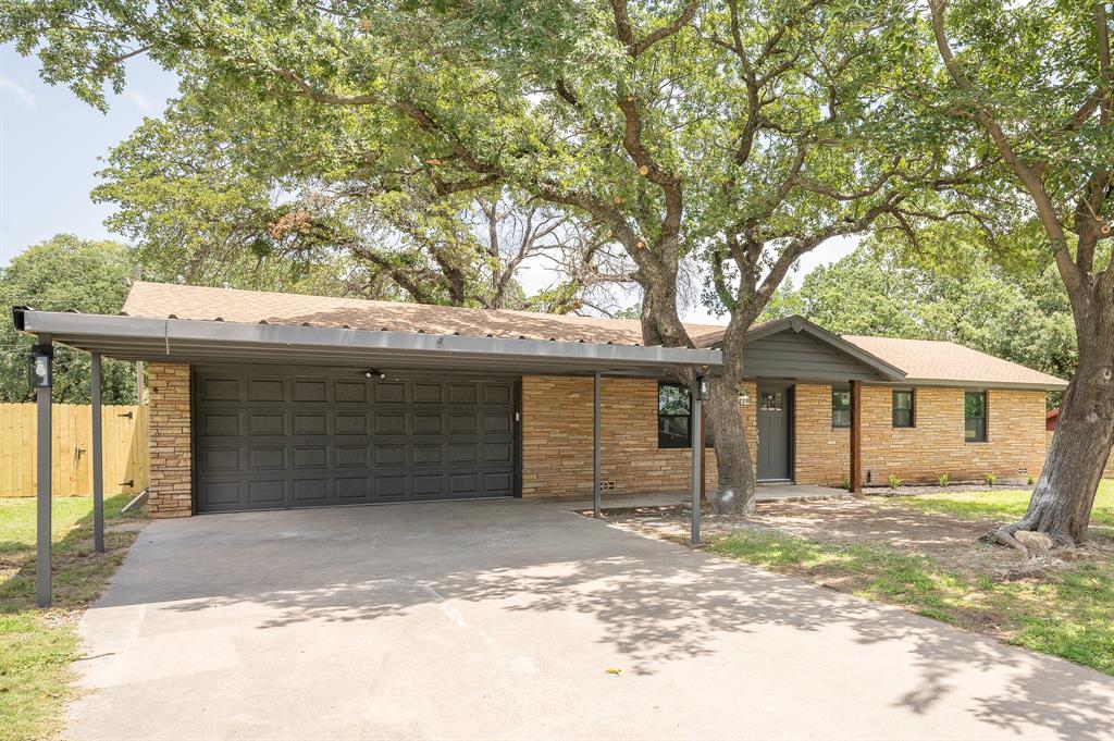 820 Vickie Drive Property Photo 4