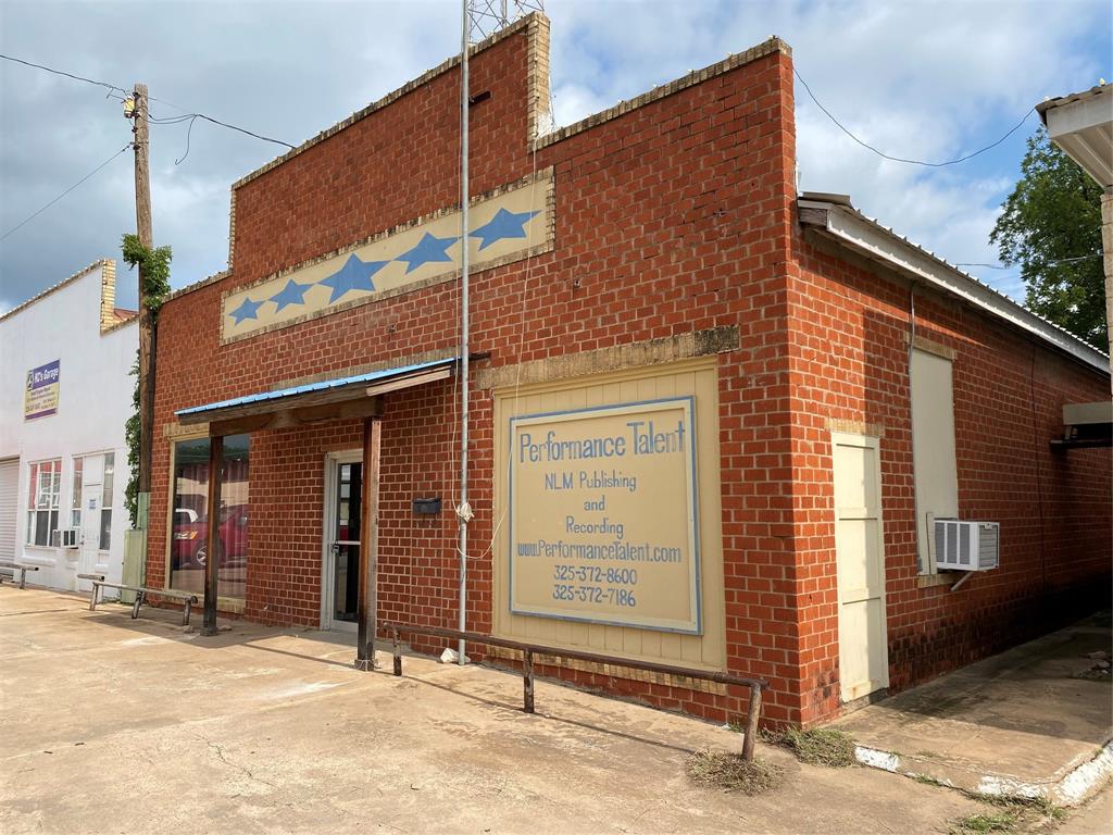 111 E Wallace Highway Property Photo 1