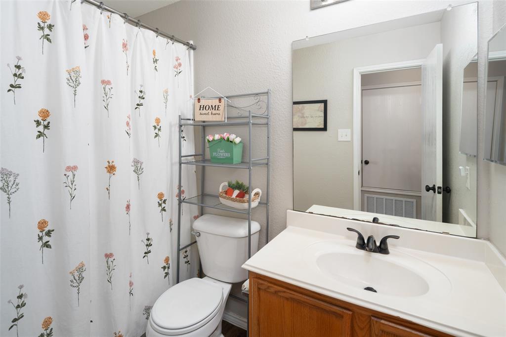 1722 Chestnut Street Property Photo 23