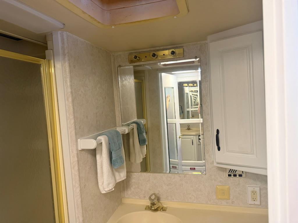 225 County Road 2157 Property Photo 18