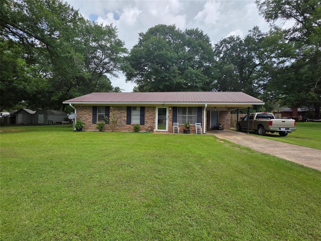 512 W Nevada Avenue Property Photo 1