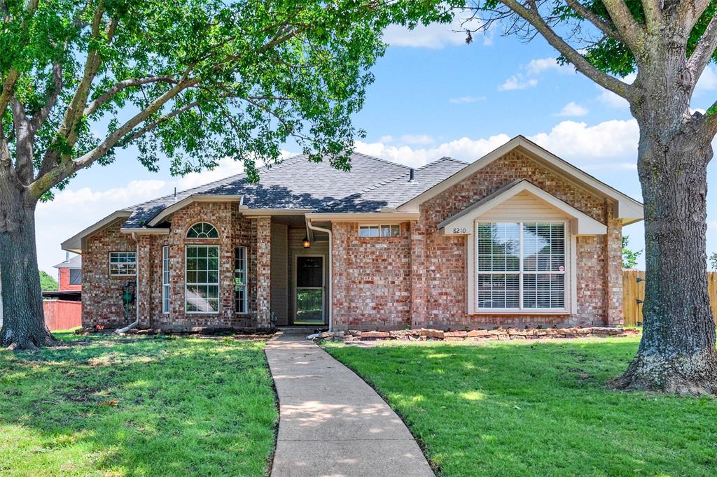 8210 Quail Glenn Court Property Photo 1