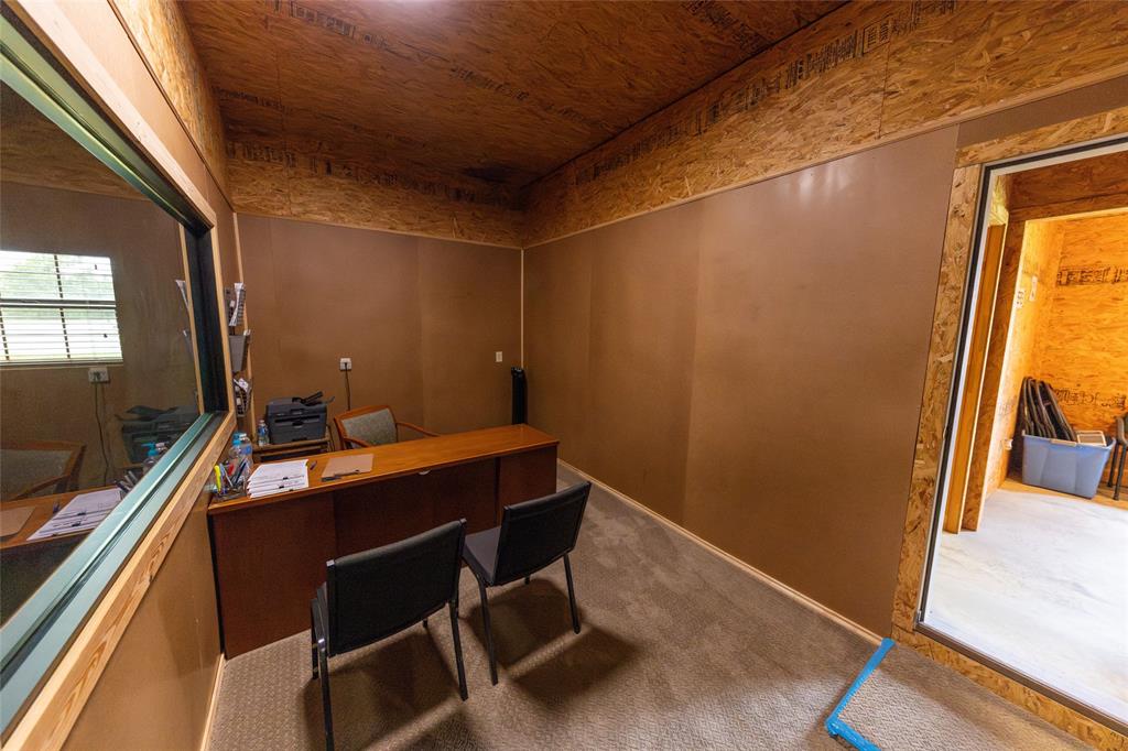 1208 E Broadway Street Property Photo 18