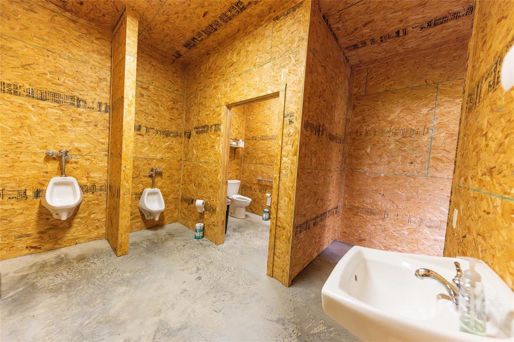 1208 E Broadway Street Property Photo 21