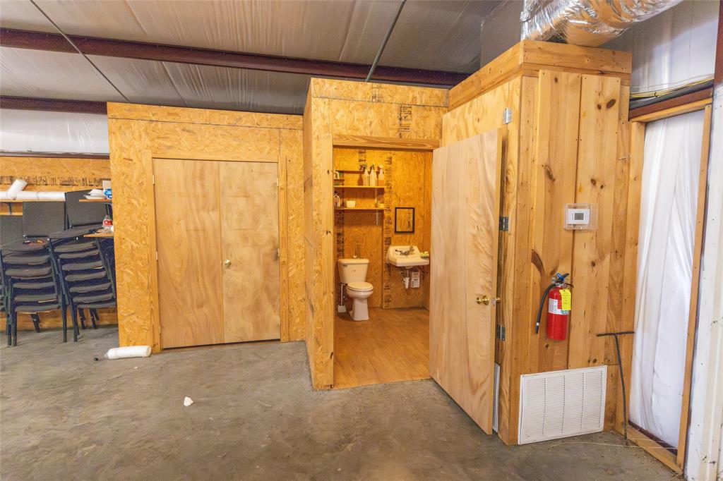 1208 E Broadway Street Property Photo 27
