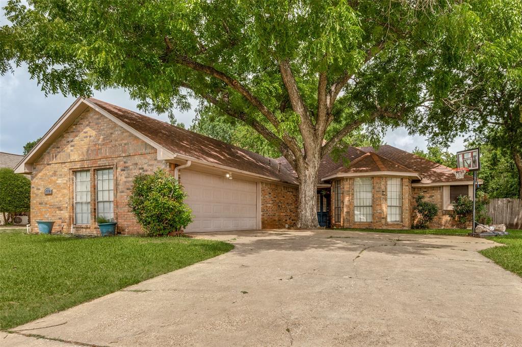 712 Arbor Creek Drive Property Photo 1