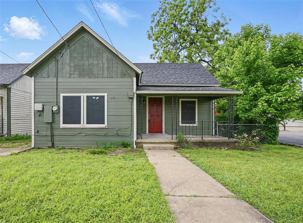 906 E Houston Street Property Photo 1