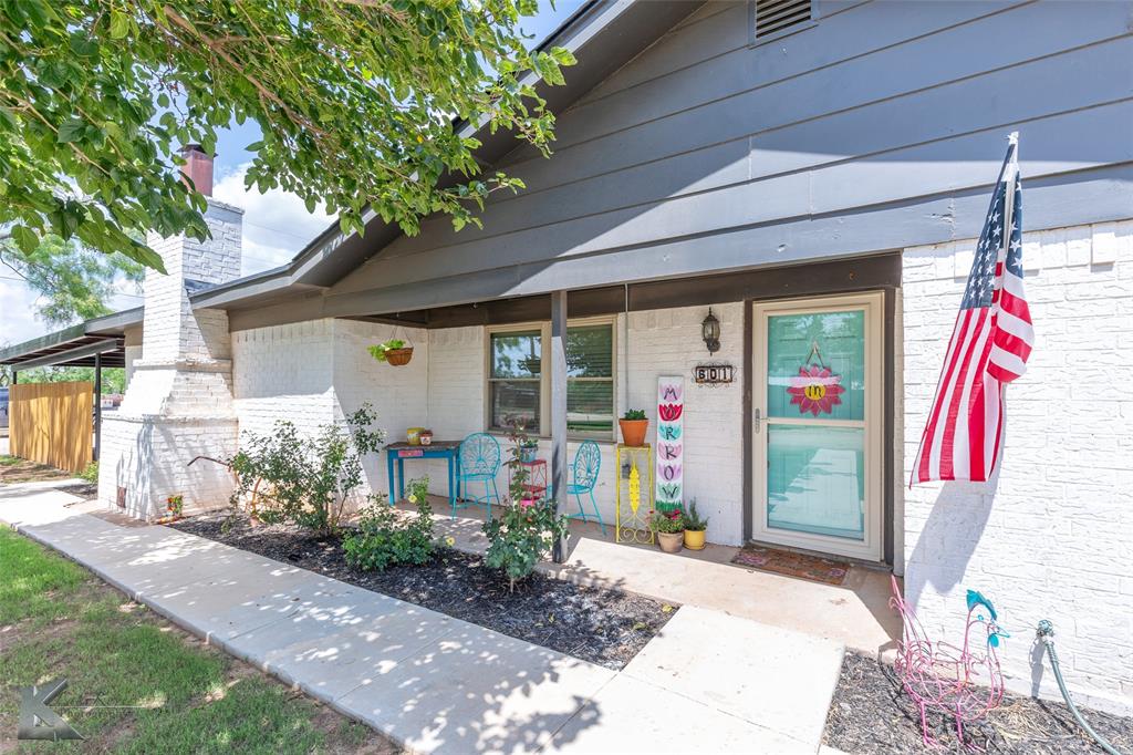 601 Ave L