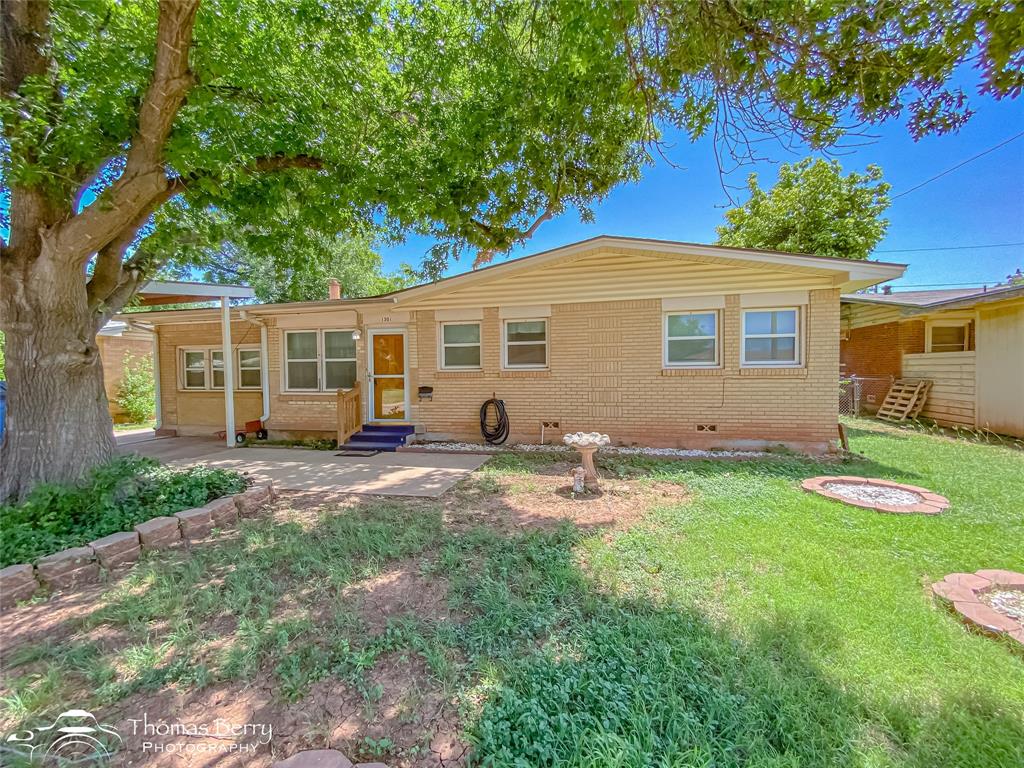 1301 Glenhaven Drive Property Photo 1