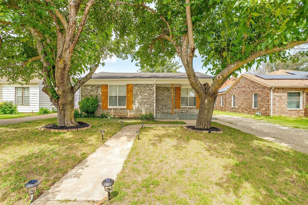 627 Hallvale Drive Property Photo 1