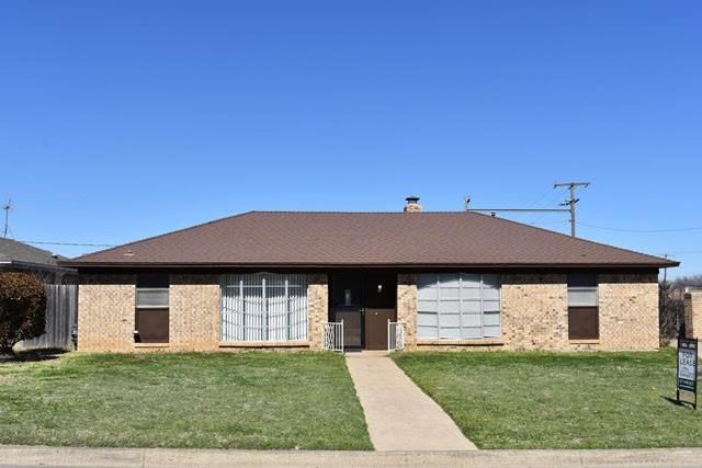 8321 Oak Court Property Photo 1