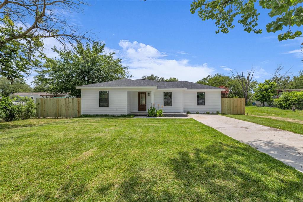 1522 Travis Street Property Photo 1