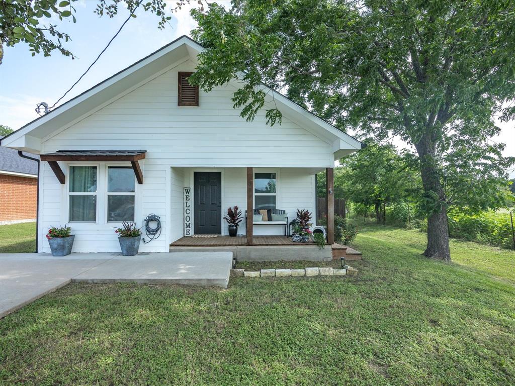 309 E 3rd Street Property Photo 1