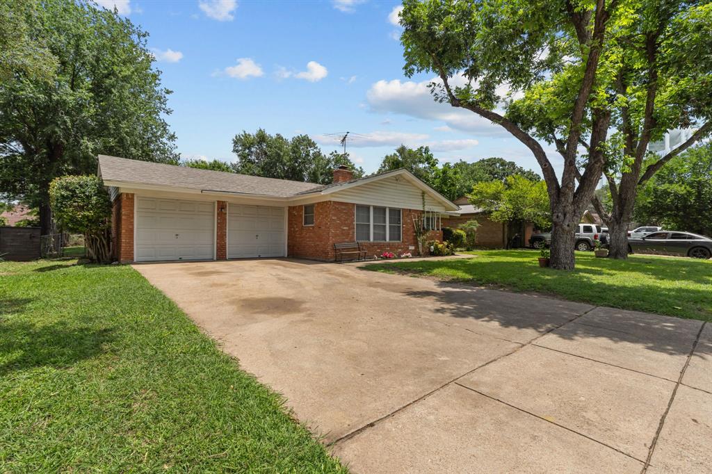 1021 Blue Lake Drive Property Photo 1