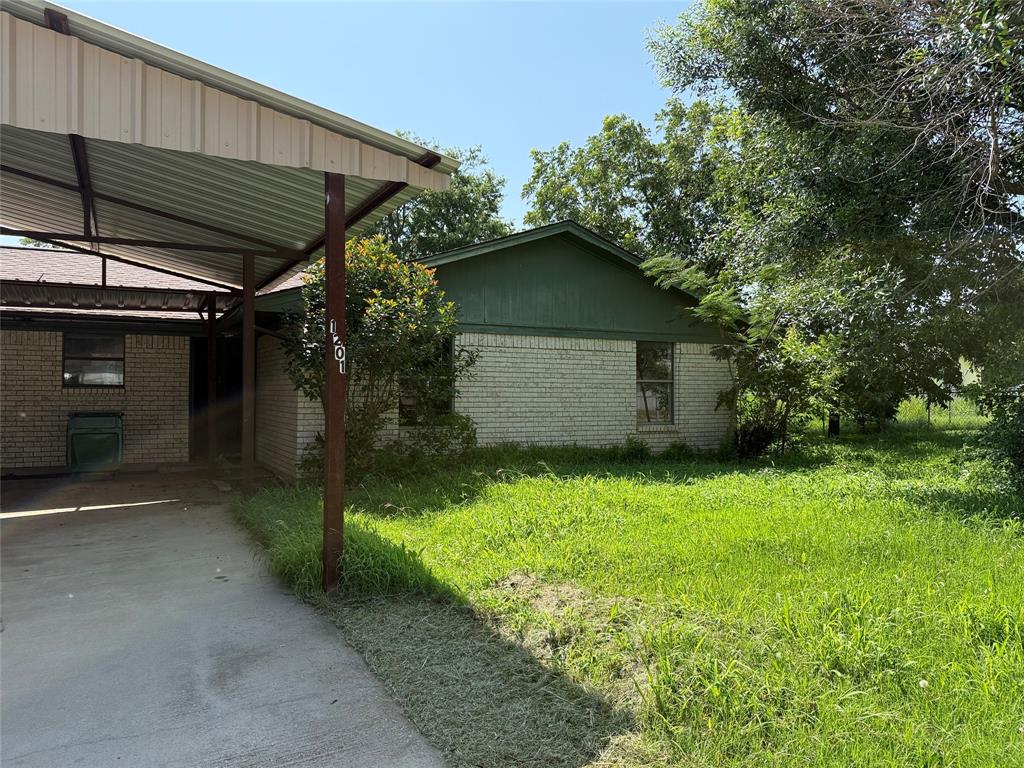1201 Se 11th Avenue Property Photo 1