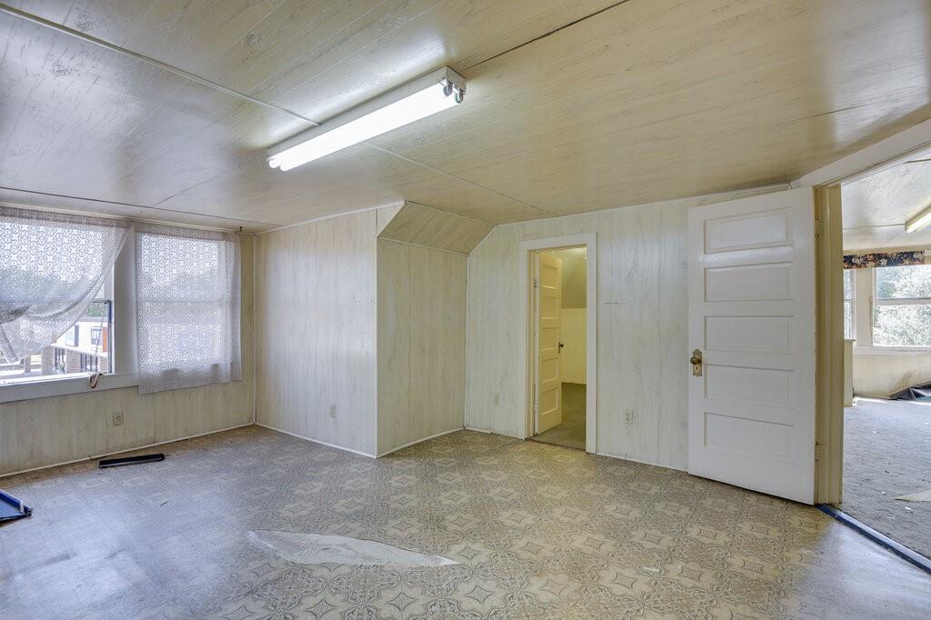 609 Ferris Avenue Property Photo 23