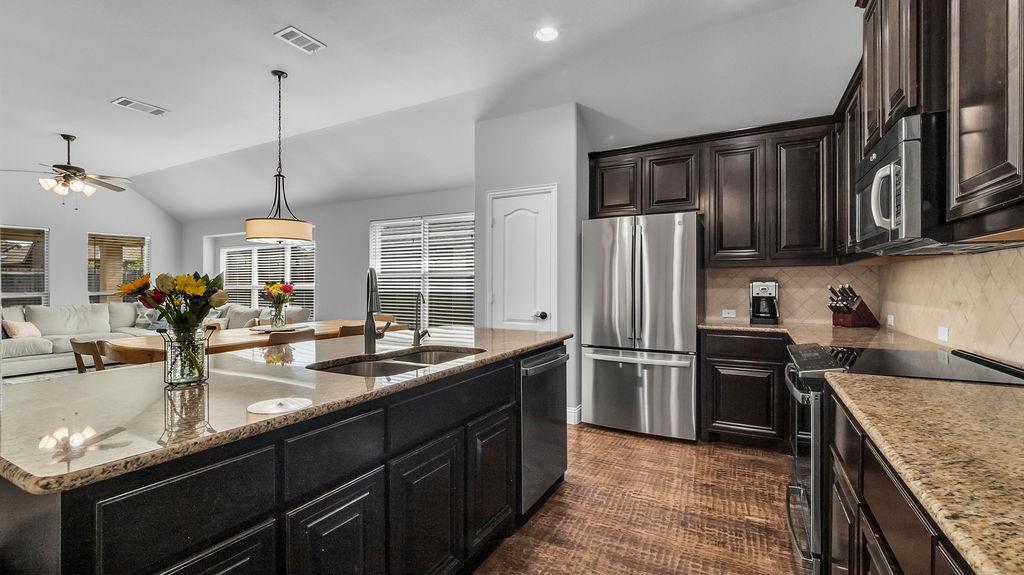 3513 Holly Road Property Photo 1