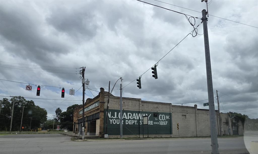 102 2nd Street Property Photo 4