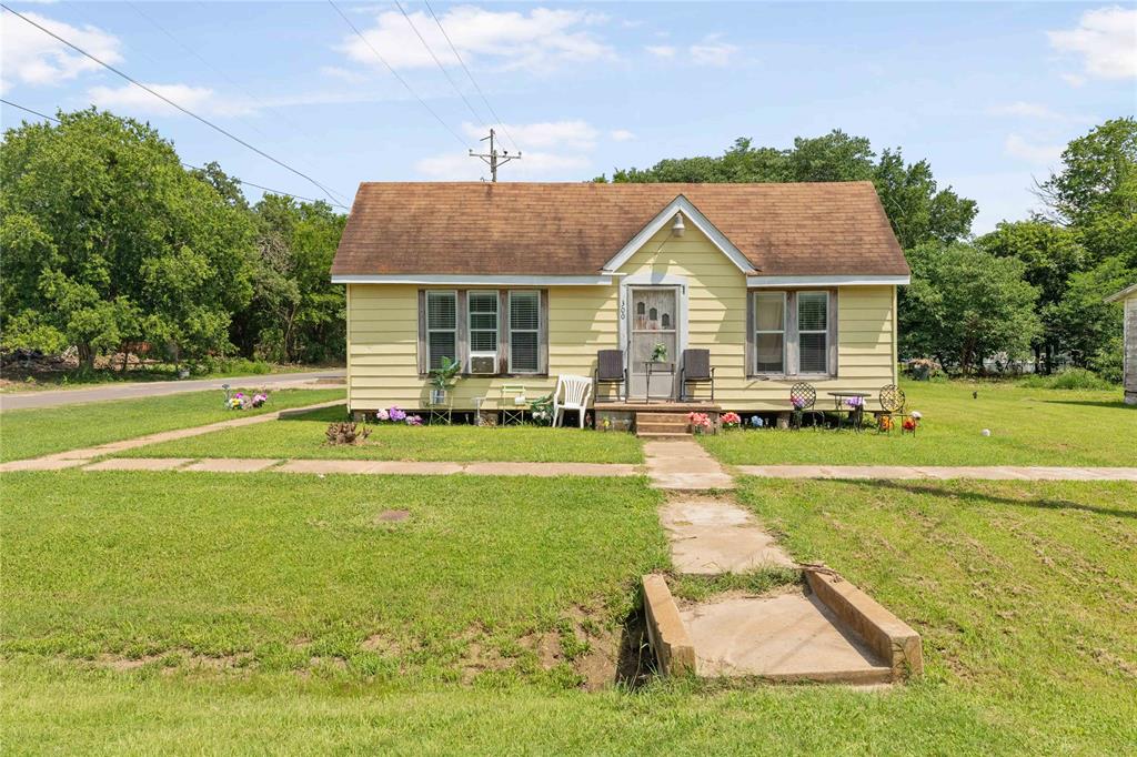 304 W Burnett