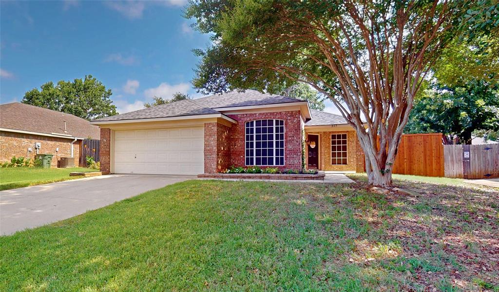 317 Plantation Oak Avenue Property Photo 1