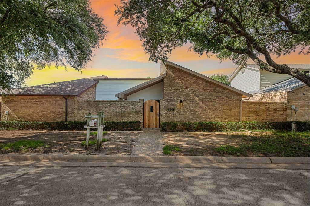 2208 Winter Sunday Way Property Photo 1