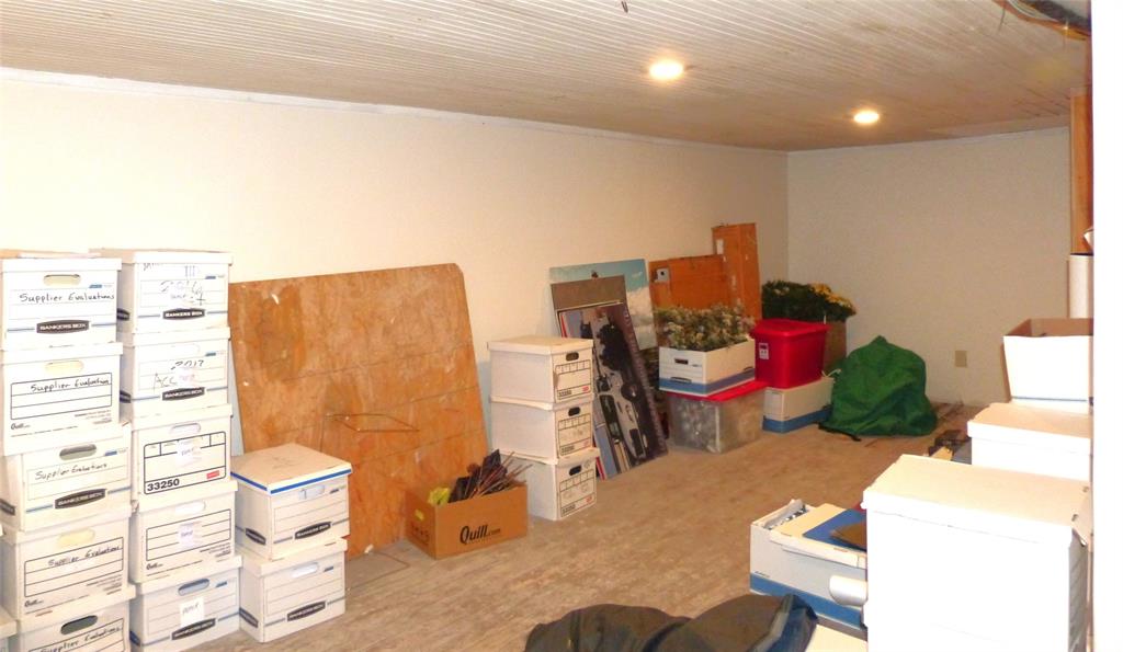 206 S Blackburn Property Photo 13
