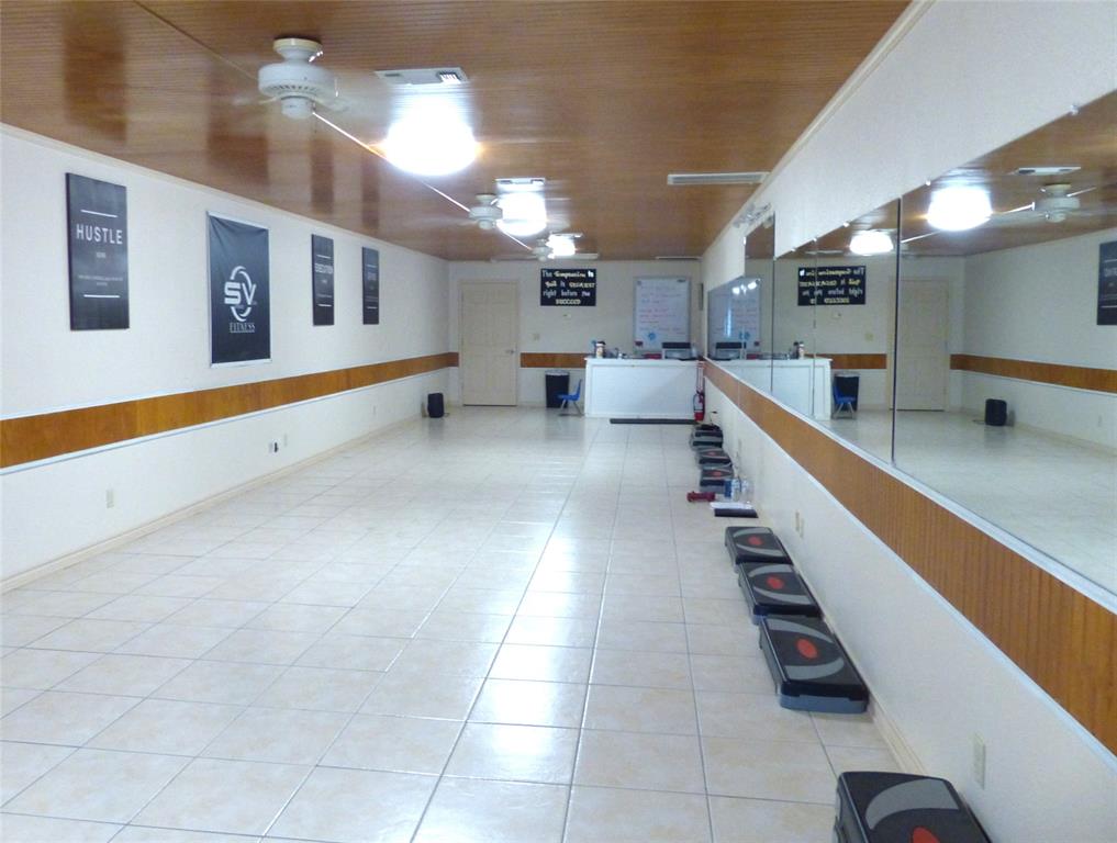 206 S Blackburn Property Photo 14