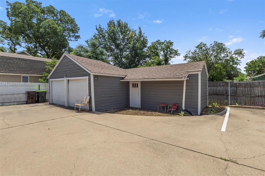 810 18th Street Property Photo 4