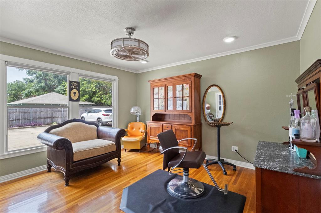 810 18th Street Property Photo 12