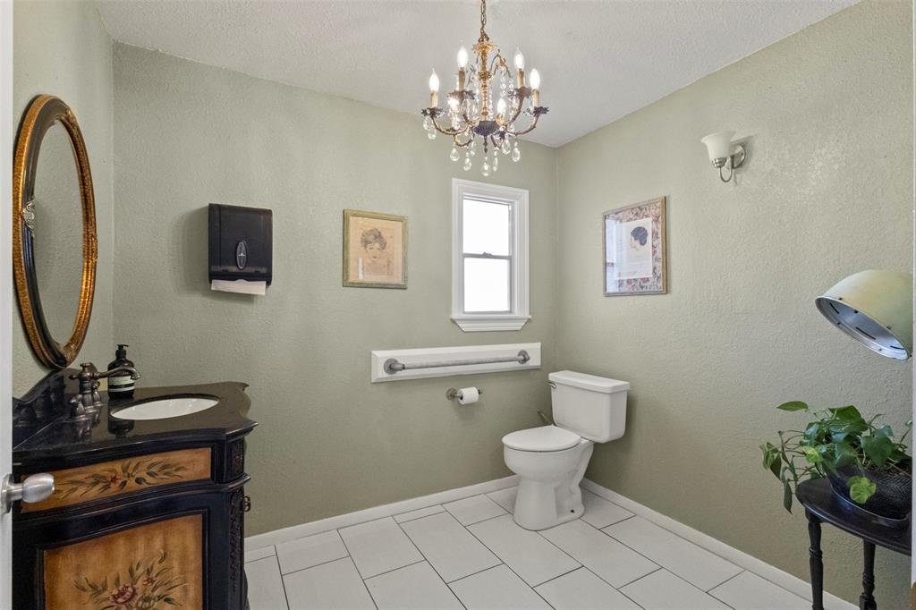 810 18th Street Property Photo 13