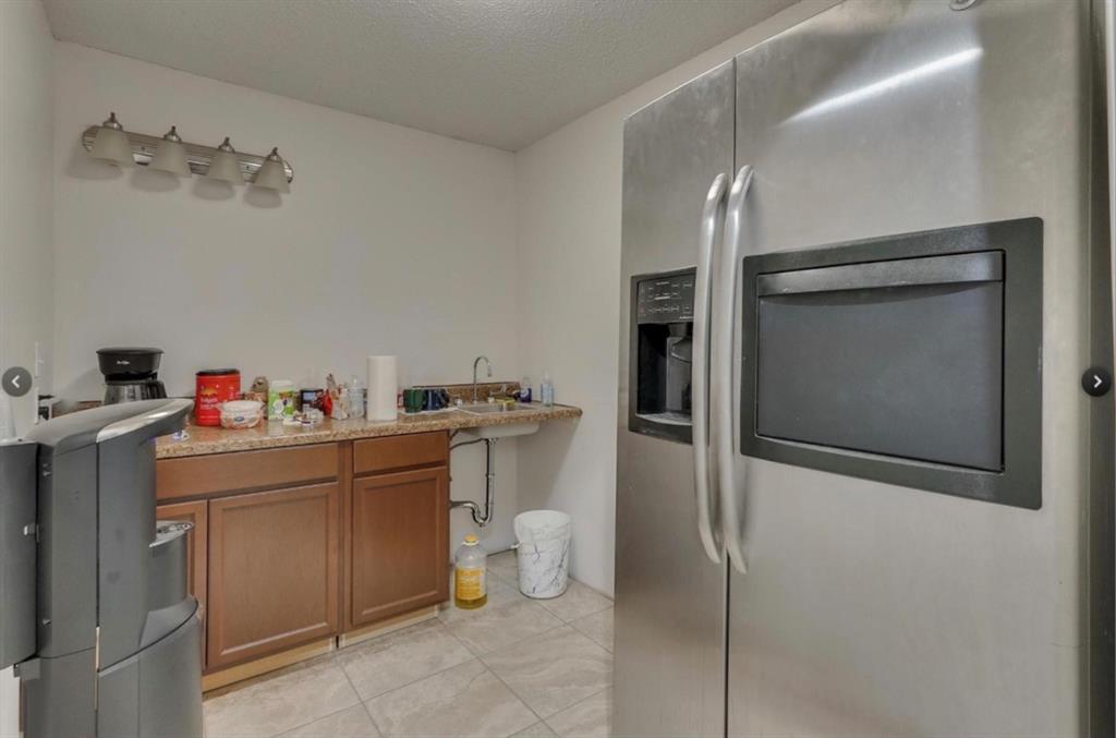 772 E Main Street Property Photo 5