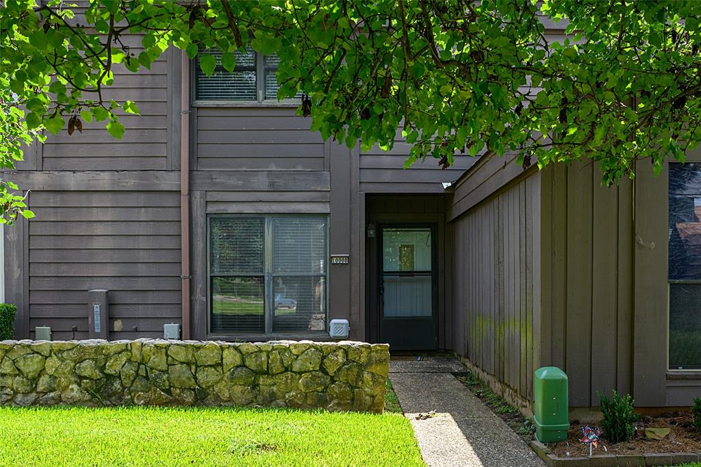 10008 Hanover Drive Property Photo 1