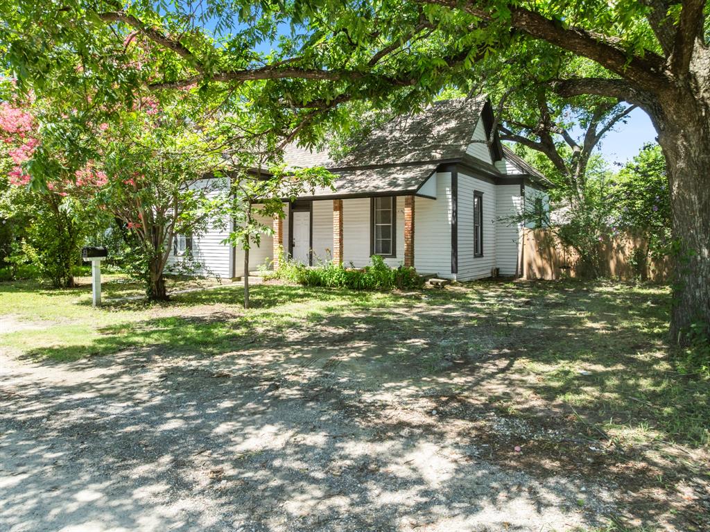 102 Chestnut Street Property Photo 1