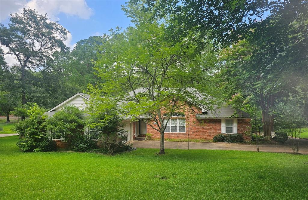 110 Woodcrest Drive Property Photo 1