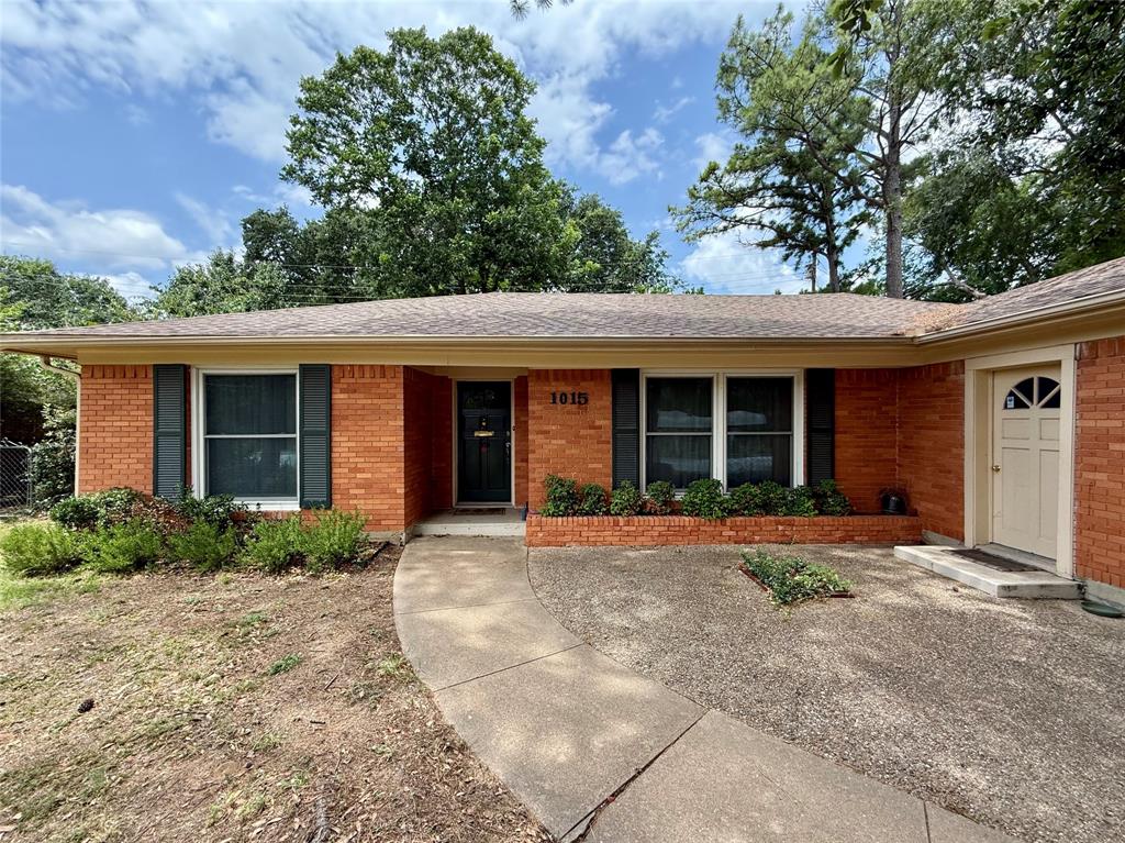 1015 Brookhollow Drive Property Photo 1