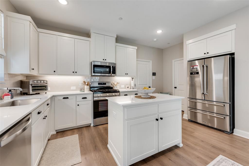 424 Parkside Drive Property Photo 1