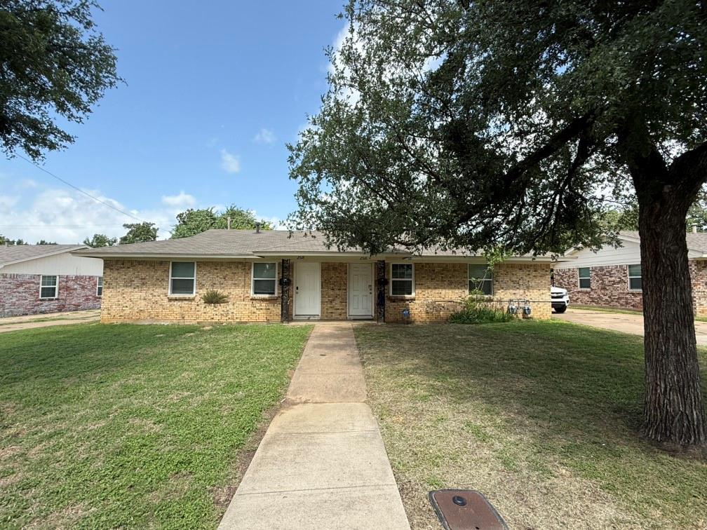 2516 Normont Circle Property Photo 1