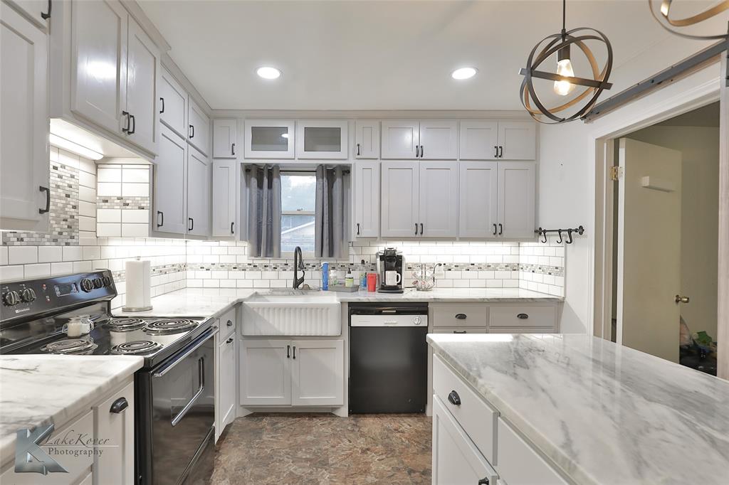 750 Peake Street Property Photo 1